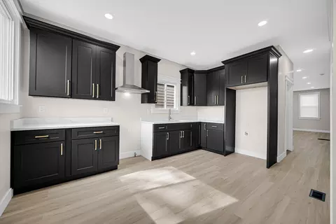 Kitchen - 724 Willow Ct, Hammond, IN 46320 photo 2 of 2