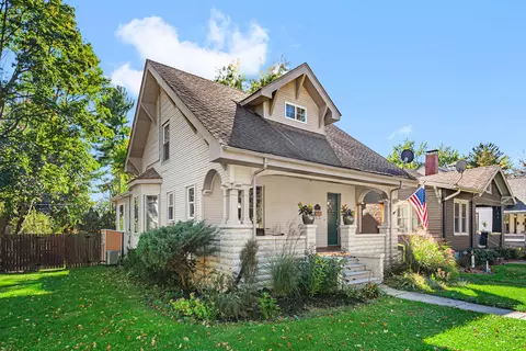 655 Chestnut St, Valparaiso, IN 46385