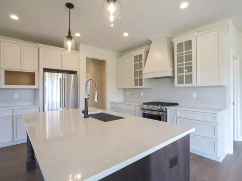 Kitchen - 1659 Trailbrook Dr, Valparaiso, IN 46385 photo 2 of 7