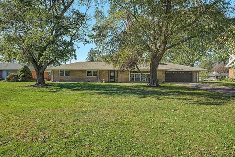 6422 Hayes St, Merrillville, IN 46410