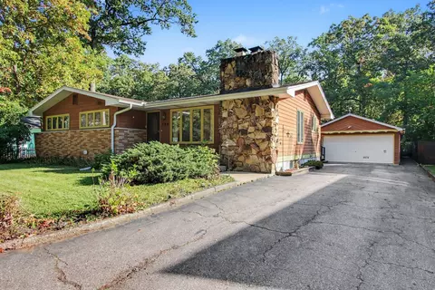 309 Duneland Beach Dr, Michigan City, IN 46360