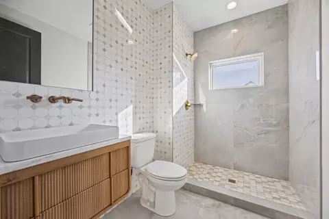 Bath - 13025 Spirea Ave, Saint John, IN 46373 photo 6 of 6