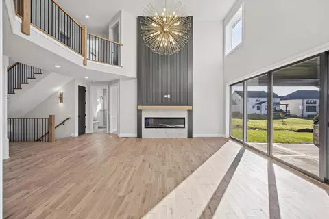 Living - 13025 Spirea Ave, Saint John, IN 46373 photo 9 of 10