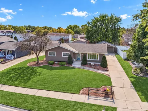 1005 Lancaster Ln, Dyer, IN 46311