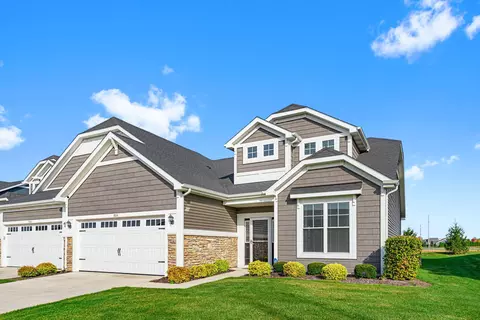 9314 Green Meadow Dr, Cedar Lake, IN 46303