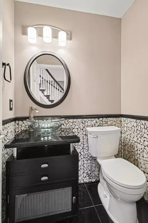 Bath - 5915 E 107th Pl, Winfield, IN 46307 photo 1 of 6