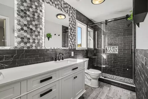 Bath - 5915 E 107th Pl, Winfield, IN 46307 photo 5 of 6