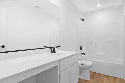 Bath - 10505 Nebraska St, Crown Point, IN 46307 photo 3 of 3