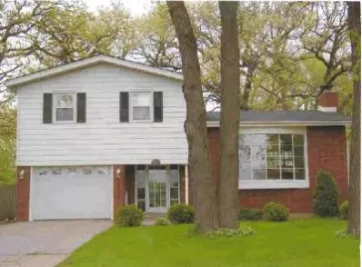 913 River Dr, Munster, IN 46321 photo 1
