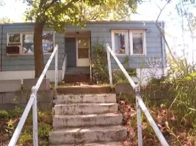 8425 Maple Ave, Gary, IN 46403 photo 1