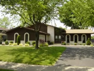 9442 Oriole Dr, Munster, IN 46321 photo 1