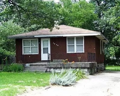 2640 E Oakwood Dr, Gary, IN 46406 photo 1
