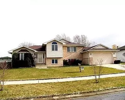8967 Pine View Ln, Crown Point, IN 46307 photo 1