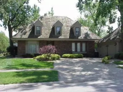 9300 Walnut Dr, Munster, IN 46321 photo 1