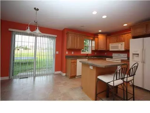 3704 Sumerlin Dr, Buckner, KY 40010 photo 4
