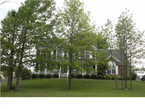 3704 Sumerlin Dr, Buckner, KY 40010 photo 1