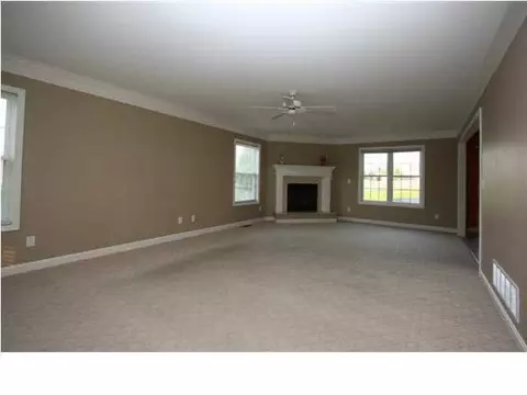 3704 Sumerlin Dr, Buckner, KY 40010 photo 2