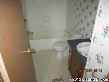 250 Roach Rd, Webster, KY 40176 photo 9