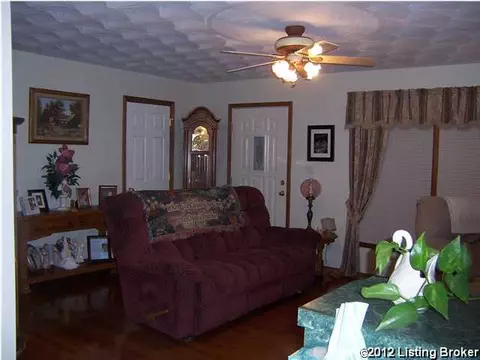 725 New Haven Rd, Loretto, KY 40037 photo 4