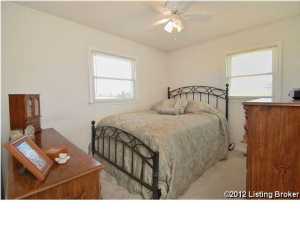 963 Stringer Ln, Mount Washington, KY 40047 photo 4