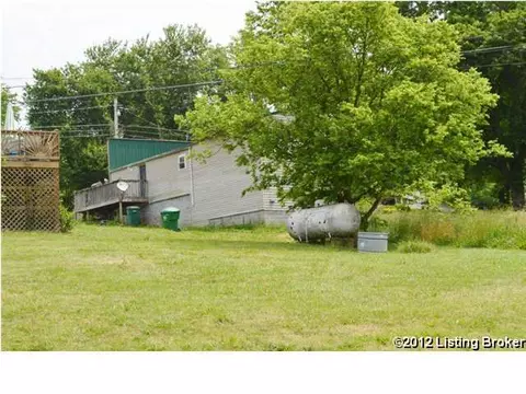 783 Grafenburg Rd, Waddy, KY 40076 photo 2