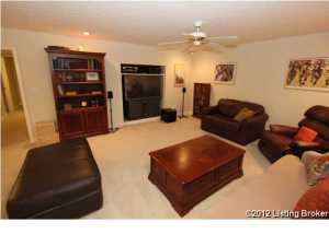 2004 Flora Dr, Floyds Knobs, IN 47119 photo 19