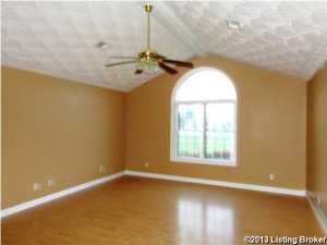 8560 Loretto Rd, Loretto, KY 40037 photo 2