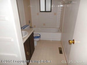 240 Eagle Pass, Radcliff, KY 40160 photo 2