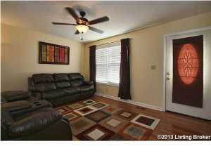 222 Tecumseh Dr, Shepherdsville, KY 40165 photo 2