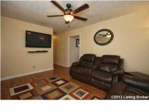 222 Tecumseh Dr, Shepherdsville, KY 40165 photo 4