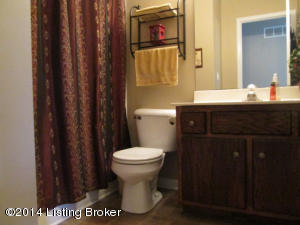 348 E Aulbern Dr, Mount Washington, KY 40047 photo 9