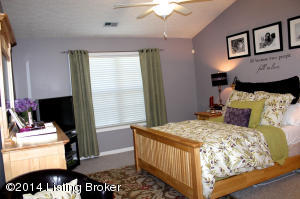 9401 Chanteclair Dr, Prospect, KY 40059 photo 4