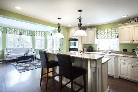 423 Pennington Ln, Rolling Fields, KY 40207 photo 5