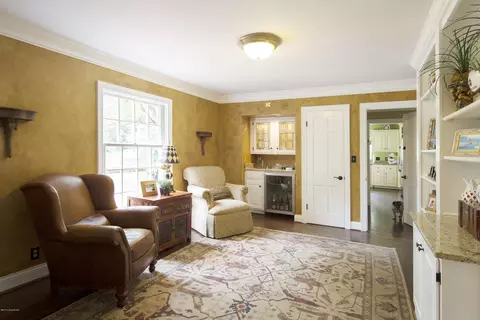423 Pennington Ln, Rolling Fields, KY 40207 photo 8