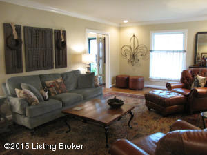439 Country Ln, Rolling Fields, KY 40207 photo 7