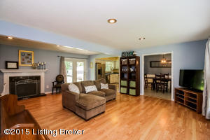 12517 Farmbrook Dr, Middletown, KY 40243 photo 4