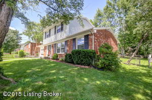 12517 Farmbrook Dr, Middletown, KY 40243 photo 2