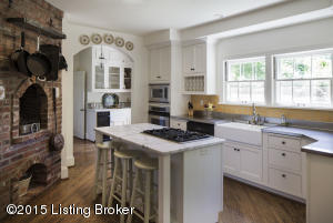523 Club Ln, Rolling Fields, KY 40207 photo 4