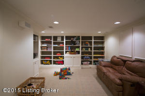 523 Club Ln, Rolling Fields, KY 40207 photo 21