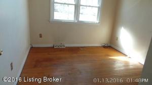 368 Eastern Dr, Radcliff, KY 40160 photo 9