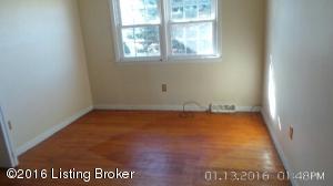 368 Eastern Dr, Radcliff, KY 40160 photo 8