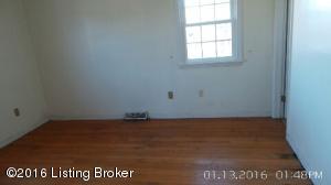 368 Eastern Dr, Radcliff, KY 40160 photo 6