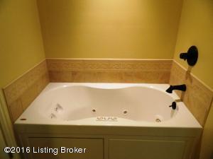 100 Ruby Ct, Radcliff, KY 40160 photo 12