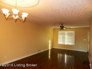 100 Ruby Ct, Radcliff, KY 40160 photo 2