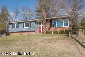 3307 Springcrest Dr, Spring Valley, KY 40241 photo 2
