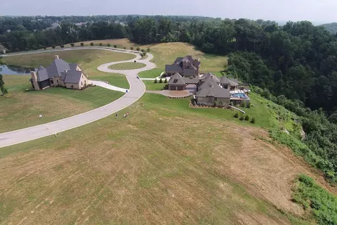 6 Chateaux De Chambord, Floyds Knobs, IN 47119 photo 3