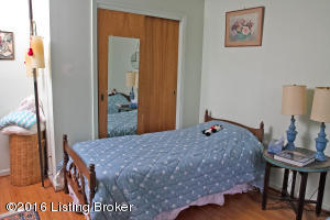 1710 Springhill Rd, Anchorage, KY 40223 photo 13