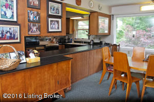 1710 Springhill Rd, Anchorage, KY 40223 photo 4