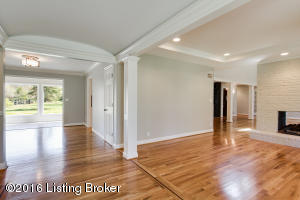 11200 Beech Rd, Anchorage, KY 40223 photo 3