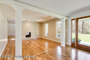 11200 Beech Rd, Anchorage, KY 40223 photo 4